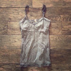 💠SOLD💠 Tank w/ Lace
